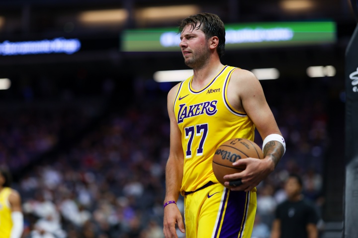 东契奇:在客场落后20分你很容易缴械投降 但我们今天坚持了下来